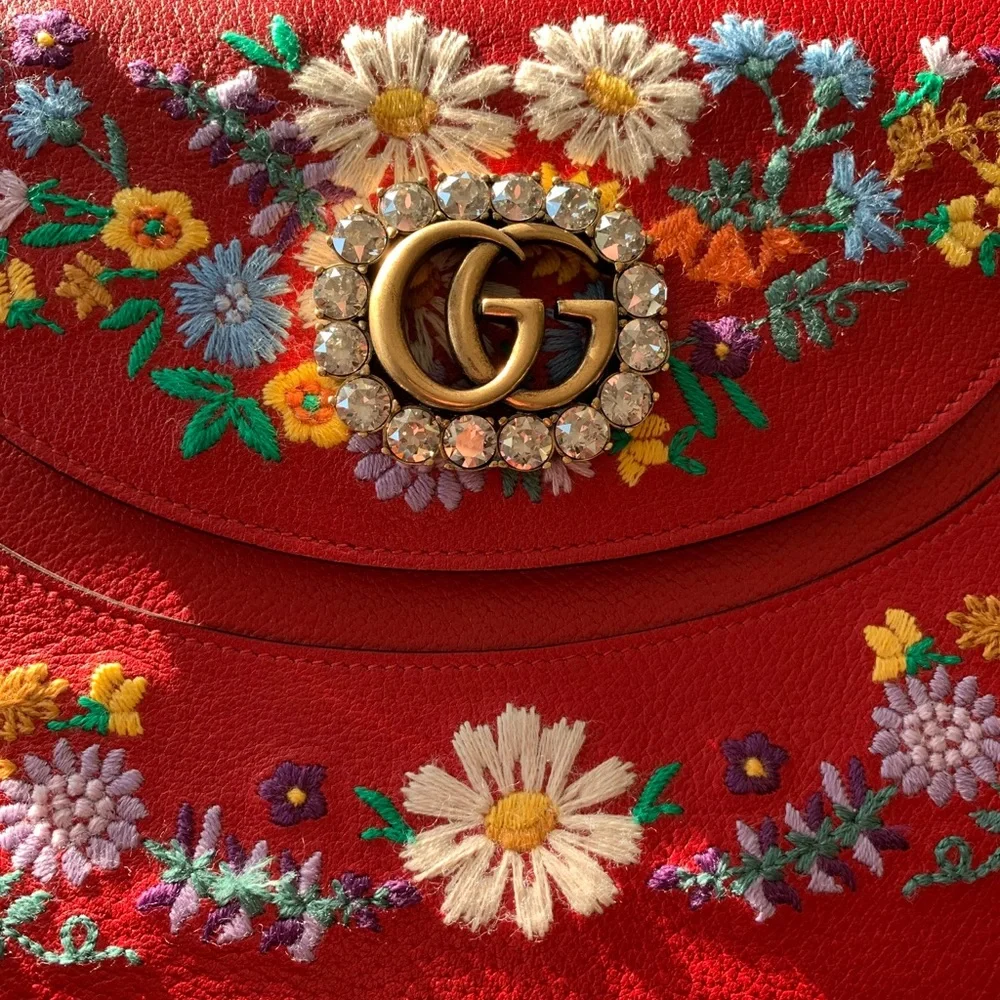Gucci Large Linea Ricami Floral Shoulder Bag - Picture 12 of 16